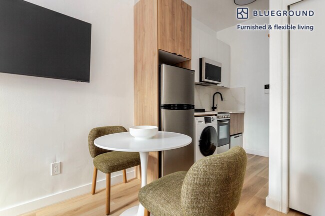 216 E 13th St unit FL1-ID2162, New York, NY 10003 - photo 3