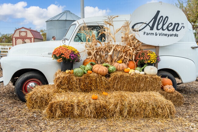 Stonebridge West embraces its local farm and vineyard community.