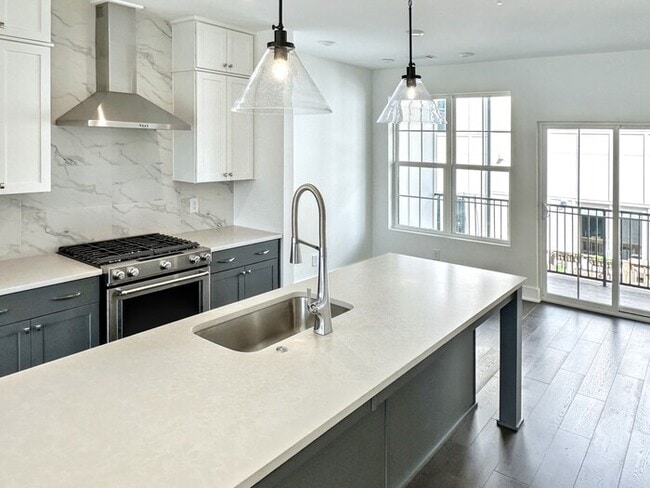 201 New St, Decatur, GA 30030 - photo 4