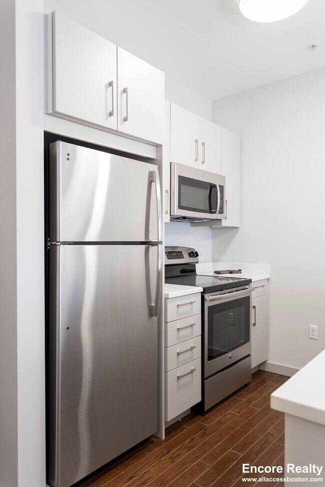 22 Vernon St, Brookline, MA 02446