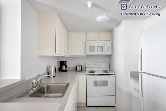 400 8th St NW unit FL5-ID577, Washington, DC 20004 - photo 6