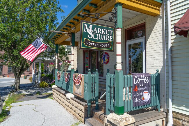 Market Square Coffee House is a popular local stop.