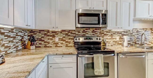 601 1st St S unit 2C, Jacksonville Beach, FL 32250 - photo 3