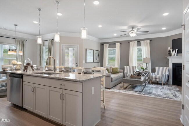 203 Courtside Dr, Dunn, NC 28334 - photo 5