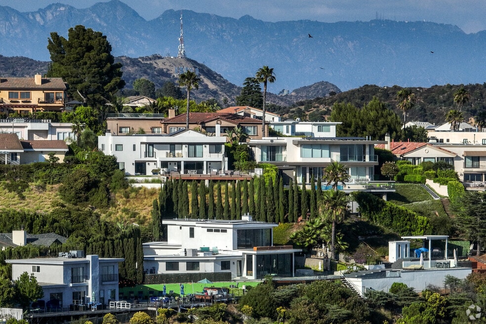 Hollywood Hills West