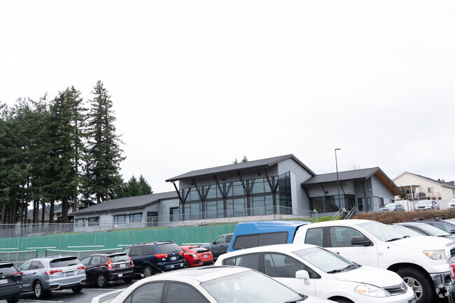 Wide exterior view Washougal Learning Academy.