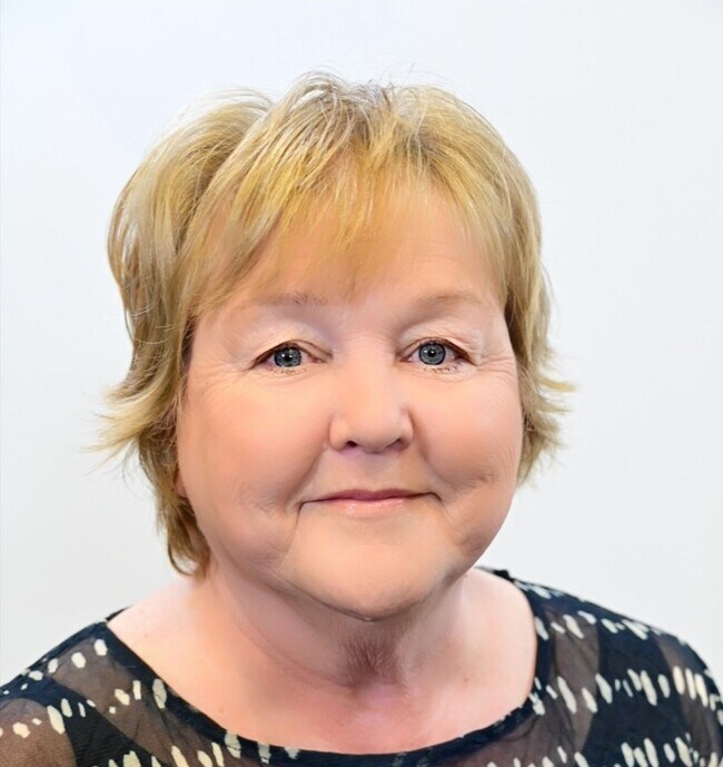 Carolyn Fox