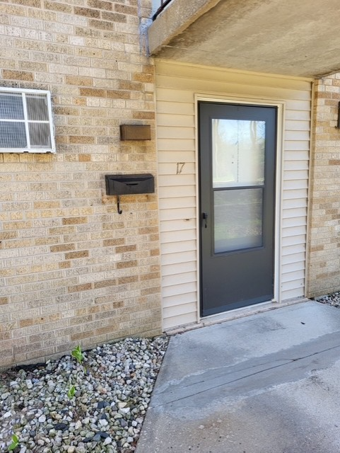 318 Island Dr Unit 17, Madison, WI 53705