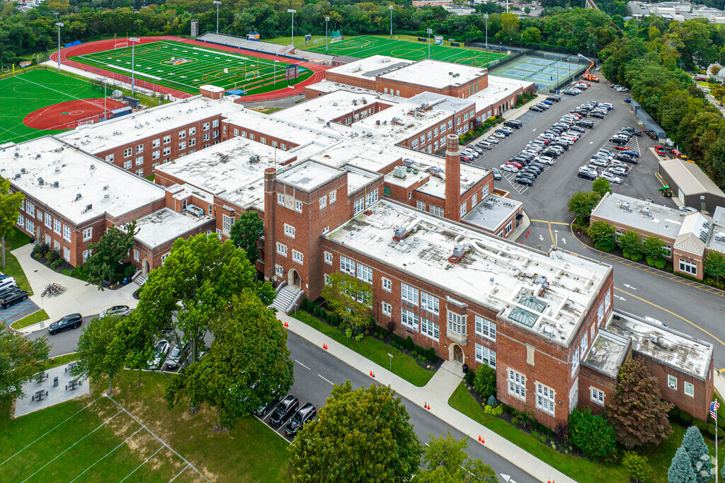 Manhasset Secondary School, Rankings & Reviews - Homes.com