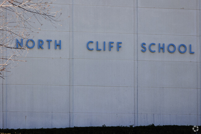 North Cliff Elementary School in Englewood Cliffs, NJ has a student-teacher ratio of 10 to 1.