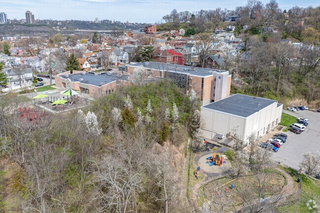 Grandview Elementary School has an Overall Niche Grade of C in Fort Thomas.