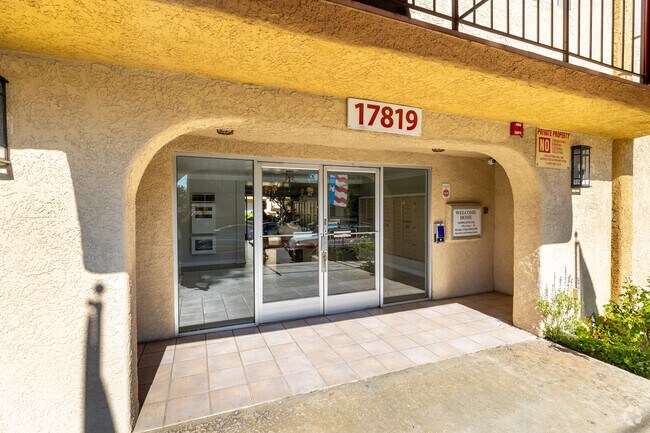 Park Merridy, Northridge, CA 91325 - photo 3