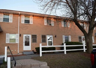 105 Elmwood Dr, Hudson, NH 03051