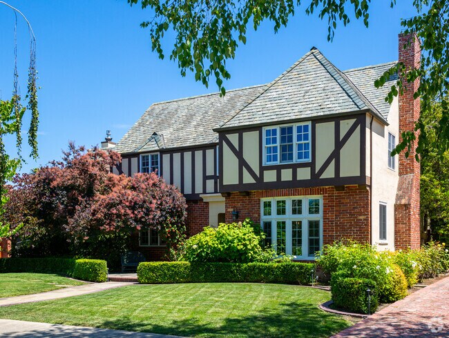 Beautiful Tudor Style Home In Shasta Hanchette Park.