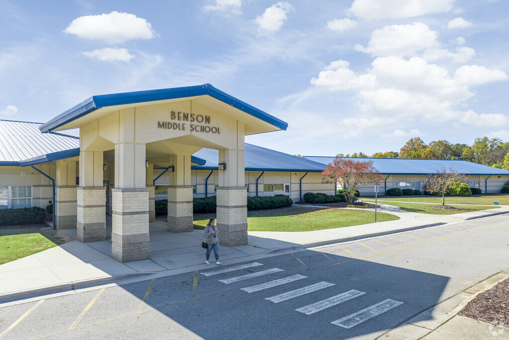 Benson Middle School main entrance