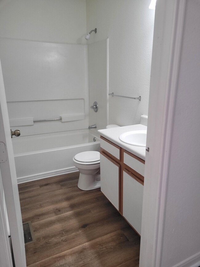 Crossroads of Lee's Summit, Lees Summit, MO 64064 - photo 3