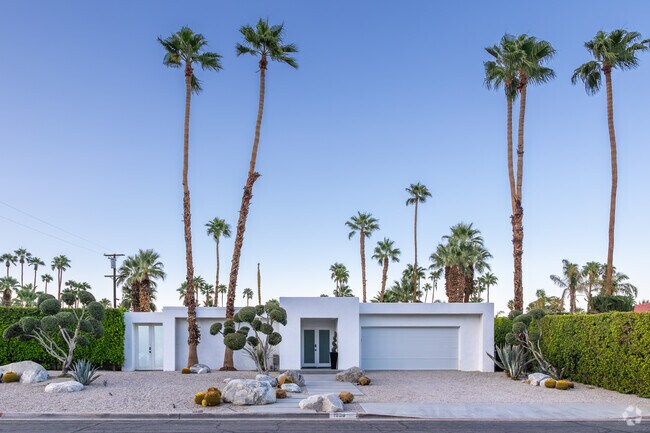 Modern homes with desert landscaping are found throughout Midtown Palm Springs.