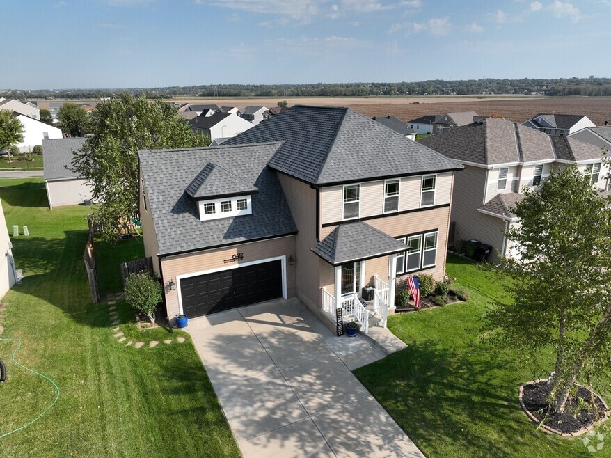 6412 Elmhurst Dr, Omaha, NE 68157 - photo 2