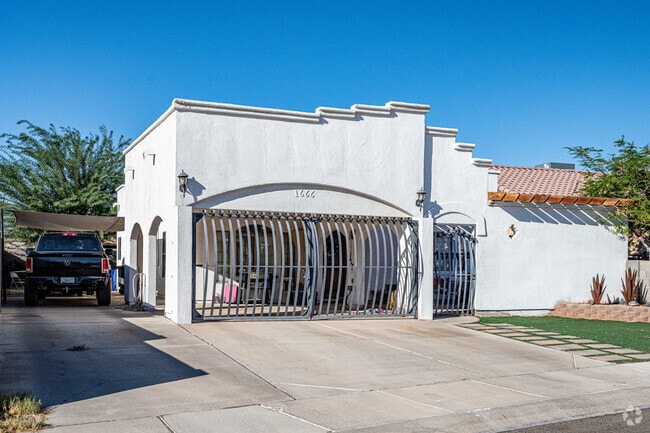 San Luis features a mix of modern and traditional architecture.