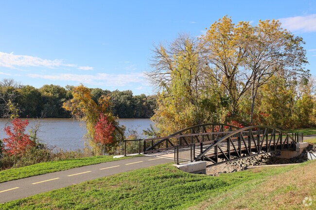 The bike path along the river in Willmanset is picture perfect.