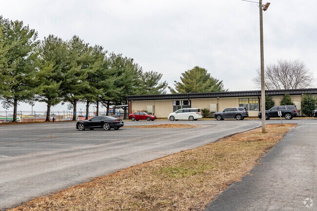 Fairlane Elementary is part of the Macon County School District.