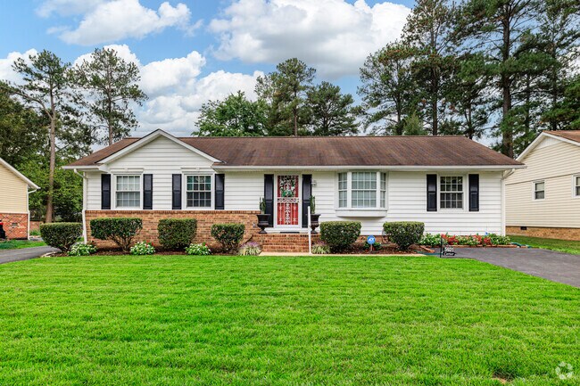 Find ranch homes with beautiful yards in Warwick.