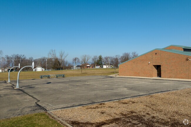 Medler View Elementary School has a student to teacher ratio of 23 to 1.