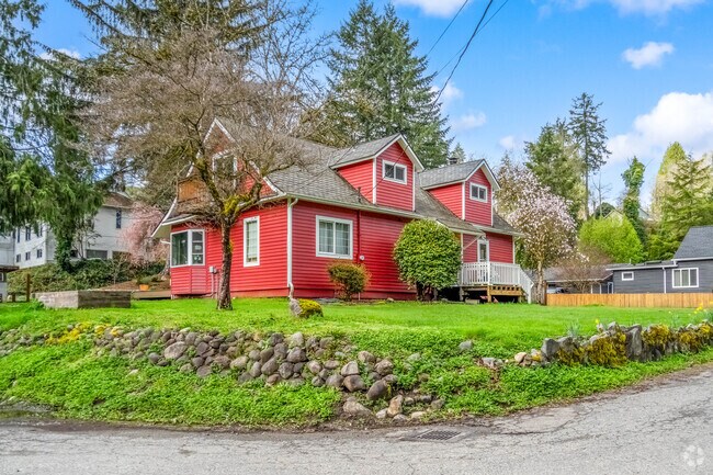 You can find historic homes from the early 1900's in the heart of Preston.