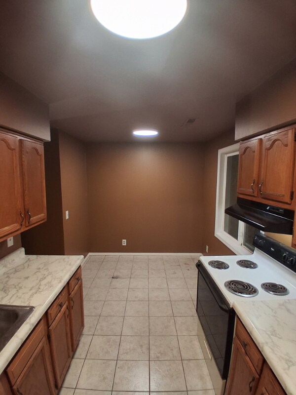 111 Hilltop Ct unit D, East Peoria, IL 61611 - photo 5