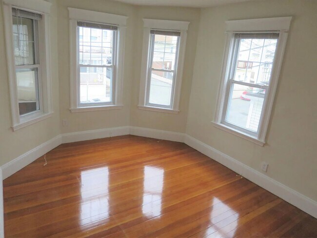 96 Conwell Ave unit 1, Somerville, MA 02144 - photo 4