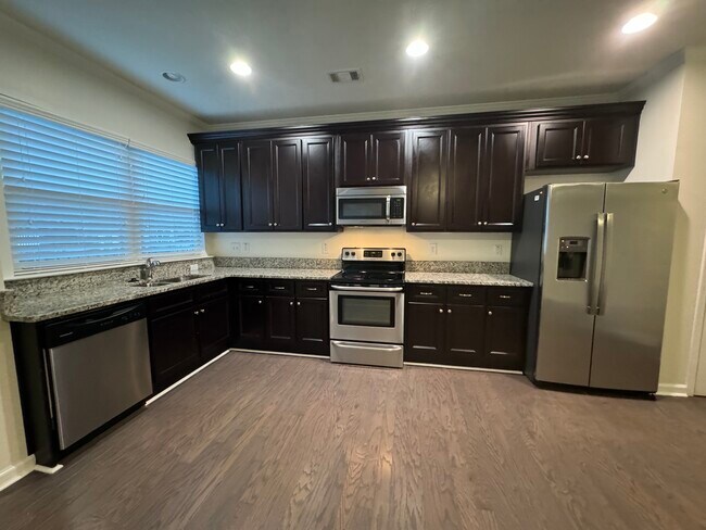 2042 Bolton Rd NW, Atlanta, GA 30318 - photo 6