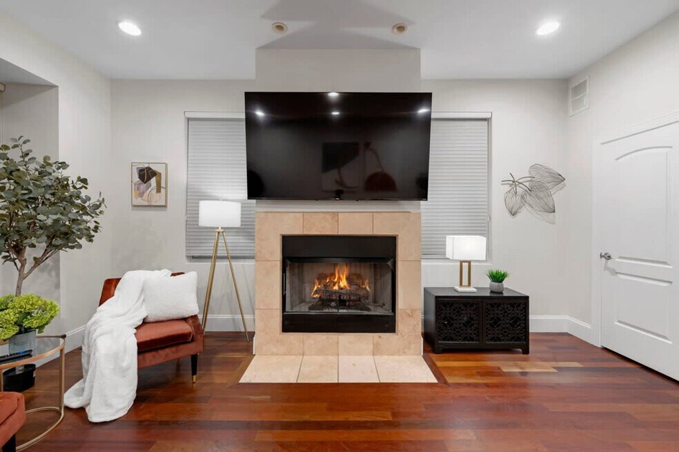 1621 W Beach Ave unit ID1244913P, Chicago, IL 60622 - photo 1