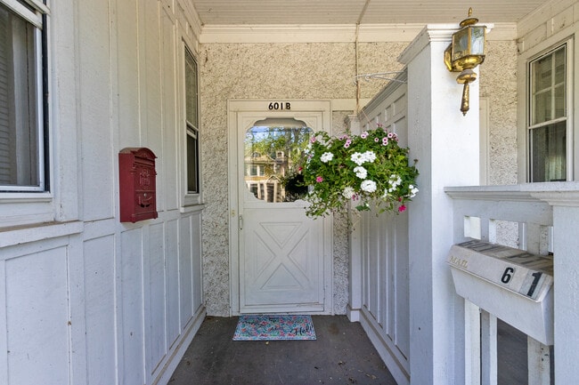 601 S Walnut St unit Historical Haven, Appleton, WI 54911 - photo 2