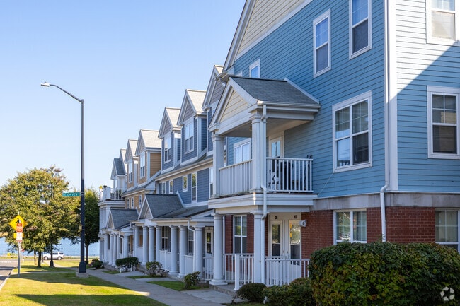 Rows of New England-style homes can be found near the Quinnipiac River in Fair Haven.