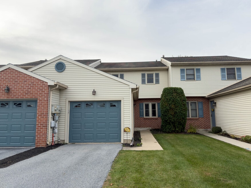 2146 Walnut St, Lebanon, PA 17042 - photo 1