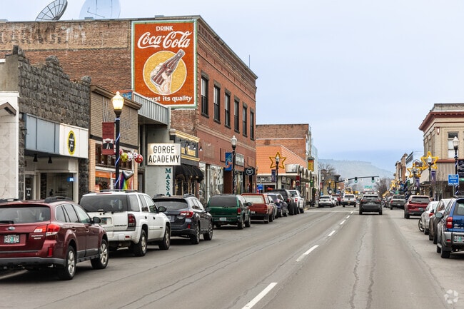 Second and 3rd Streets in The Dalles are lined with shops and saloons.