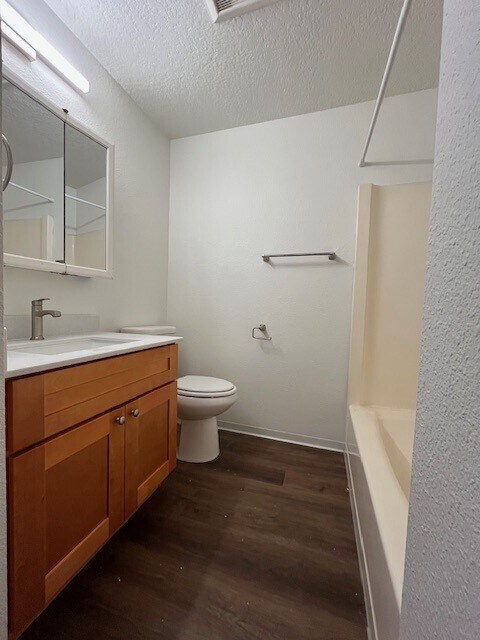 Twin Firs - 1 Bedroom - Lynnwood - Renovated Modern Apartments, Lynnwood, WA 98036 - photo 5