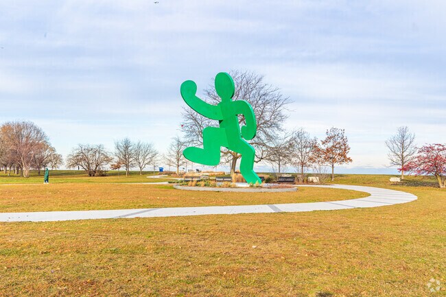 The AIDS Garden Chicago is located in Southport Coridor.