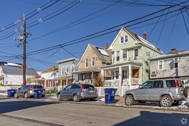 State Street's desirable suburban setting attracts new homebuyers seeking a peaceful yet connected lifestyle.