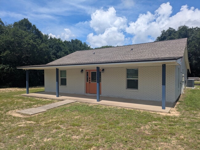 4584 Tamarind Dr unit A, Milton, FL 32571 - photo 2