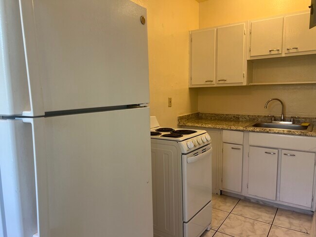 2359 NE 172nd St unit 2, North Miami Beach, FL 33160 - photo 6