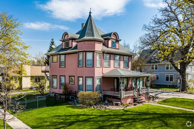 Gorgeous Victorian-style houses can be found in and around Downtown Middleton.
