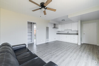 3800 W 27th St, Los Angeles, CA 90018