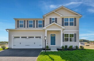 8 Summerfield Dr, Hanover, PA 17331