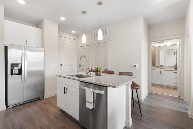 5820 1/2 Cameron Rd unit FL4-ID1303396P, Austin, TX 78723 - photo 5