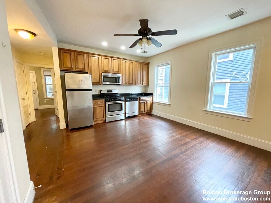 178 Hillside St unit 3, Roxbury Crossing, MA 02120 - photo 1