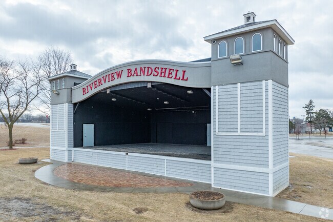 Riverview City Park hosts a major country music festival in Clinton every year.