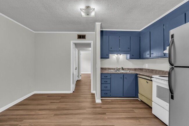 102 S Browder St unit 75, Columbus, MS 39702 - photo 6