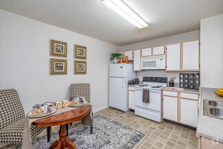 3504 Broadstone Village Dr, High Point, NC 27260