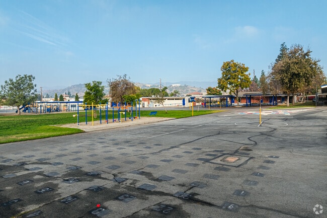 There are many outdoor activities for students to enjoy at Gladstone Elementary School.